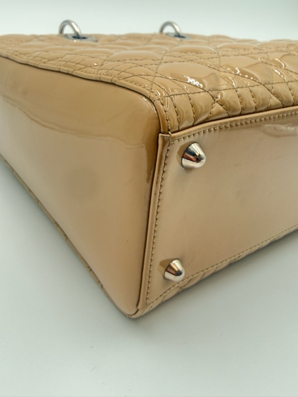 Lady Dior Biege Patent Large Bag - Picture 6 of 17